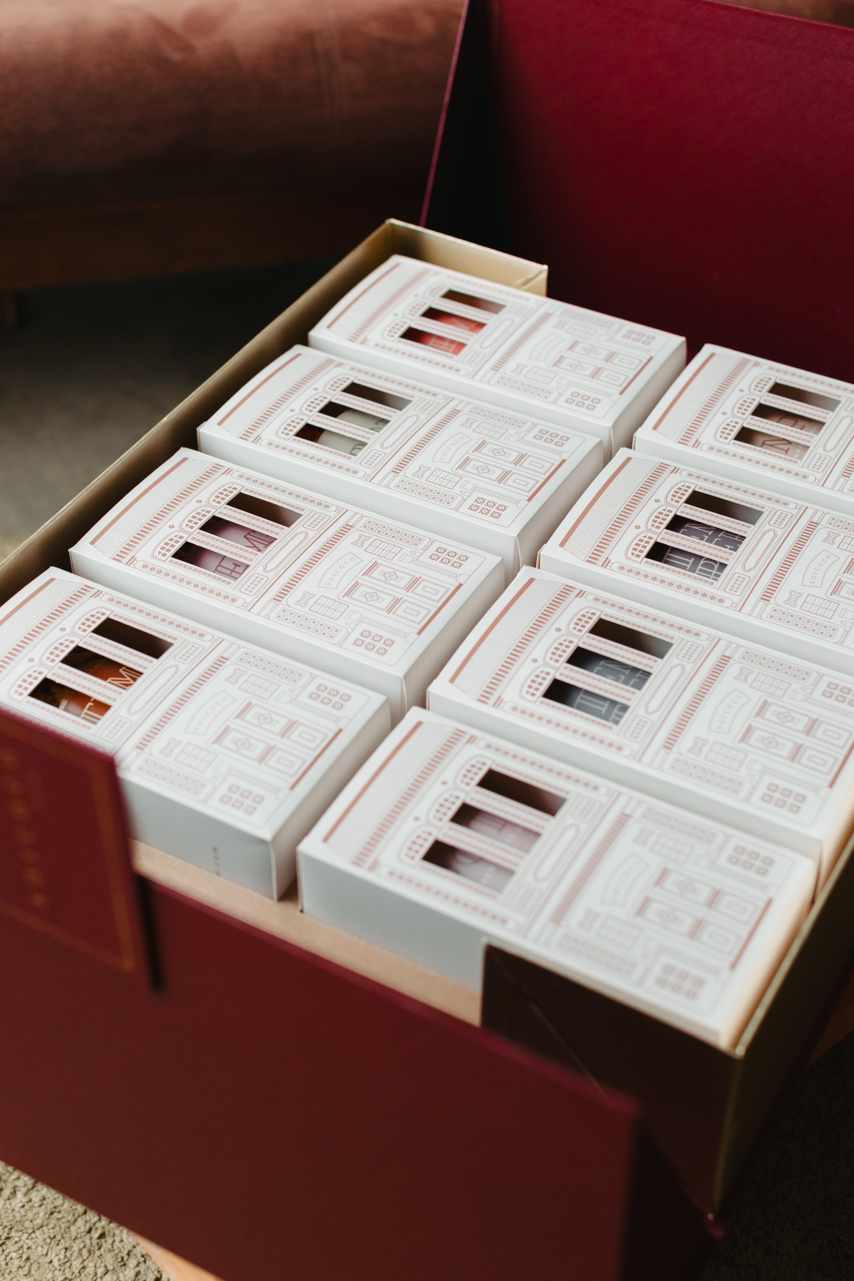 A ABUNDANCE EIGHT GIFT BOX