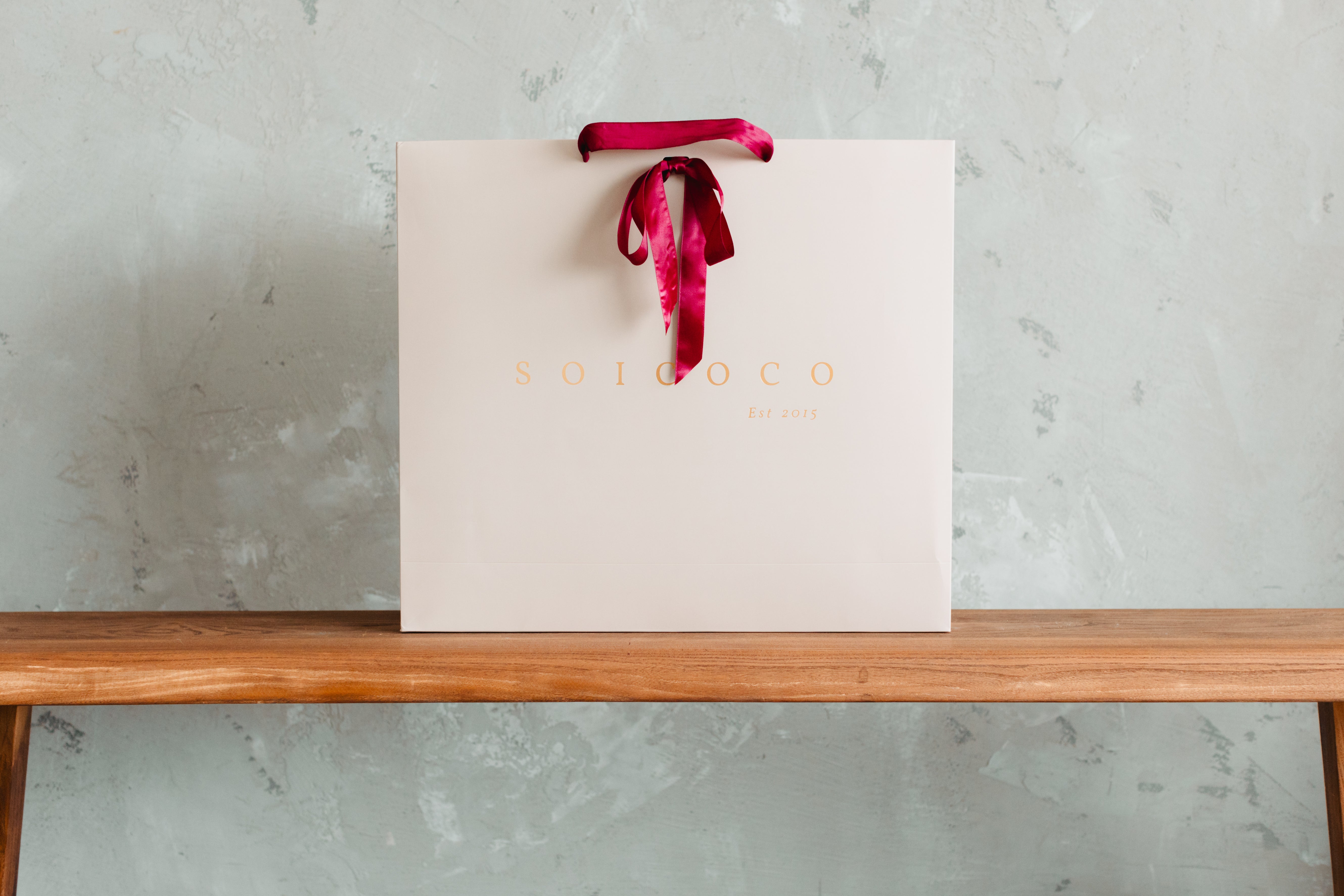 A ABUNDANCE EIGHT GIFT BOX