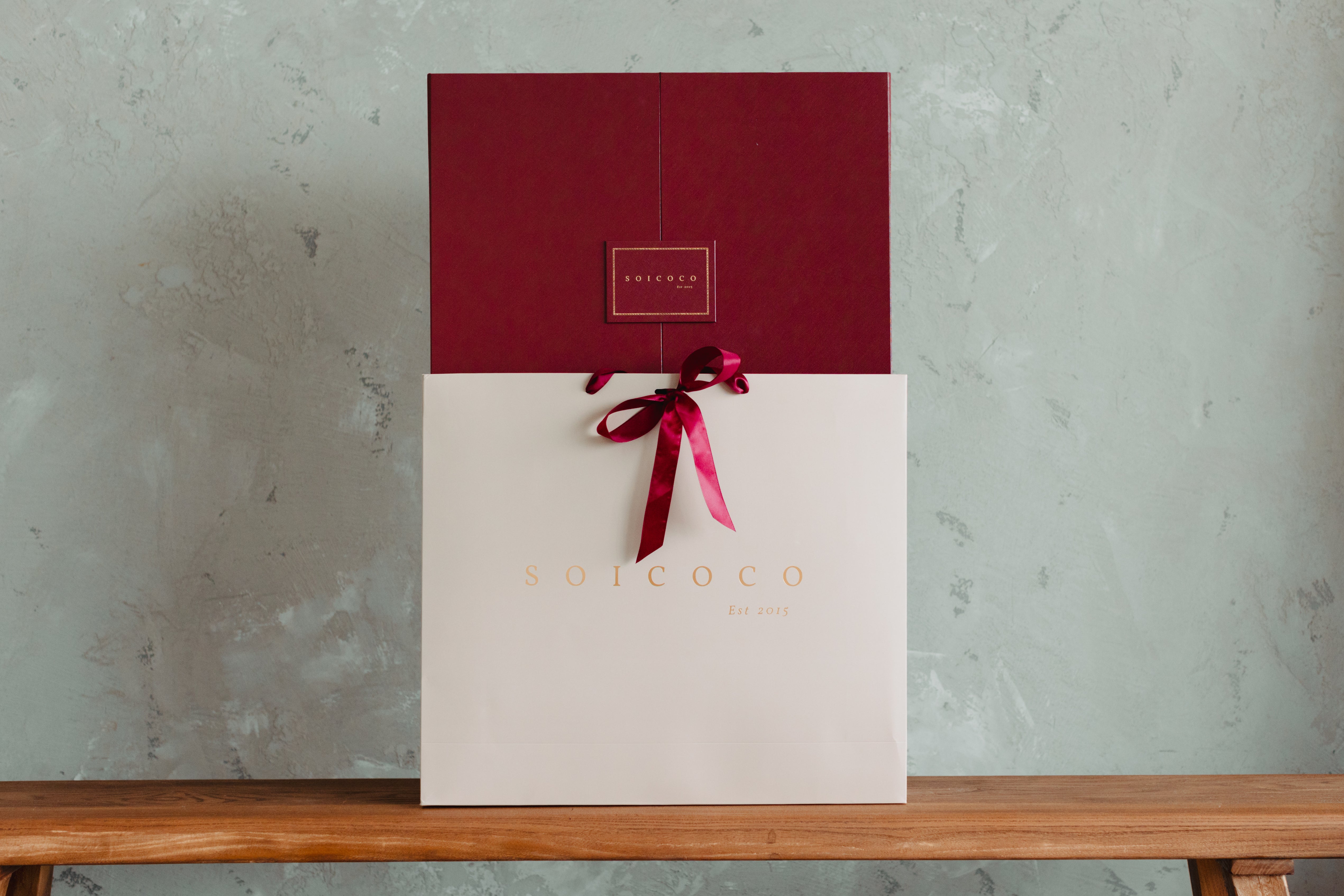 A ABUNDANCE EIGHT GIFT BOX